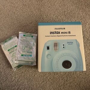 NEVER USED Fujifilm instax mini 8 camera blue INCLUDING 2 instant film packs!